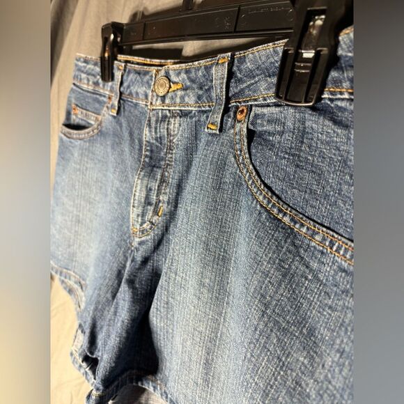Old Navy Women’s Blue Jean Shorts Size 12 EPC - Picture 2 of 4